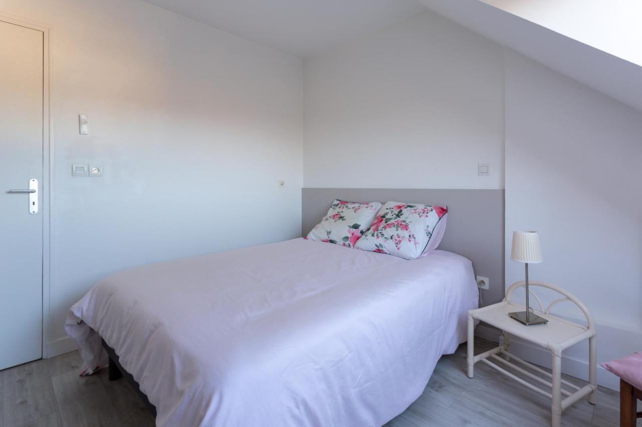 Ferienwohnung Le Mancini - Parking et Terrasse Mayenne Exterior foto